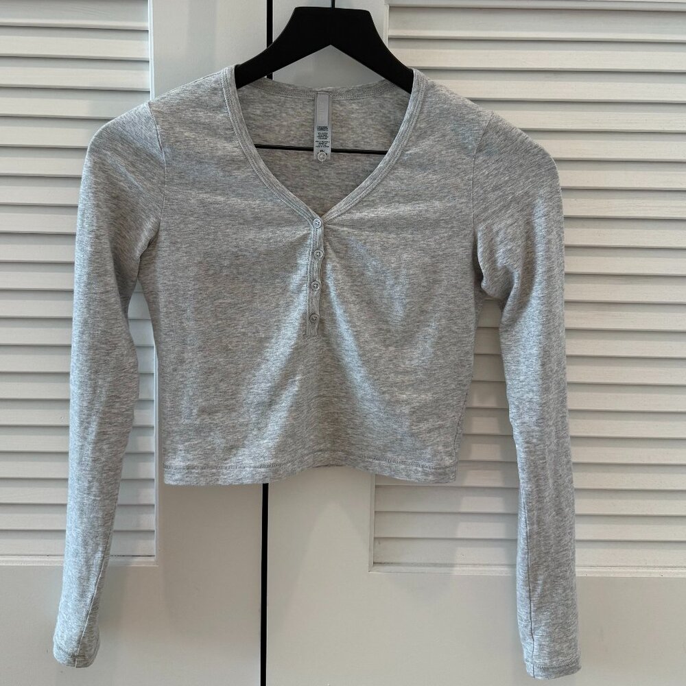 NWOT SKIMS New Vintage Long Sleeve Cropped Henley XXS